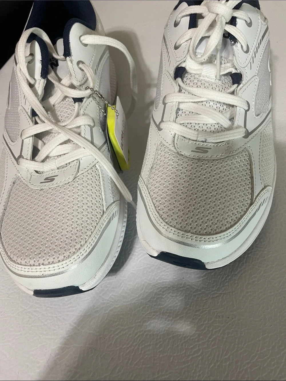 Skechers Men's Air Cooled GoGo Mat Shoes. NWT. Size 8.5.